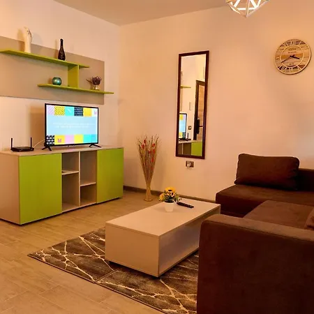 Апартаменты Orizont Sea View Apartment- N Pools Мамая