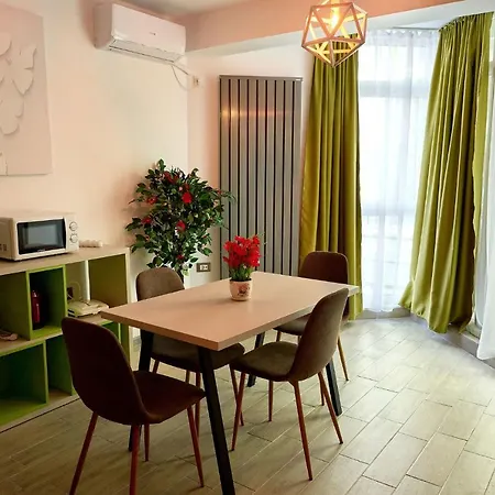 Апартаменты Orizont Sea View Apartment- N Pools